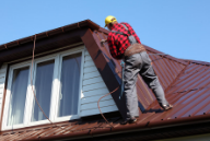 Master painter Bromont who repaints a roof.