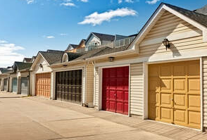Beautiful garages that have been repainted by Peintre Bromont.